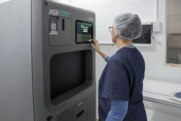 El hospital San Roque incorporó un equipo para esterilización
