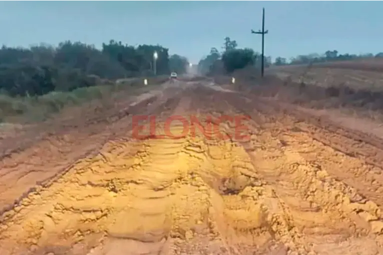 Piden asfalto para el acceso a Alvear: vecinos reclaman pavimentar nueve kilómetros de camino rural