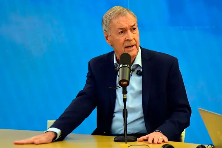 Ex gobernador cordobés pidió la renuncia del Manuel Adorni