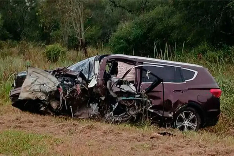 Futbolista de Newells protagonizó grave accidente junto a su esposa y su beba: murió el conductor del otro vehículo