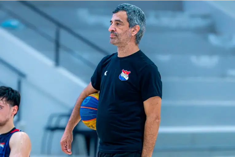 El entrenador paranaense Maxi Seigorman asumió la coordinación de las selecciones de básquet de Paraguay