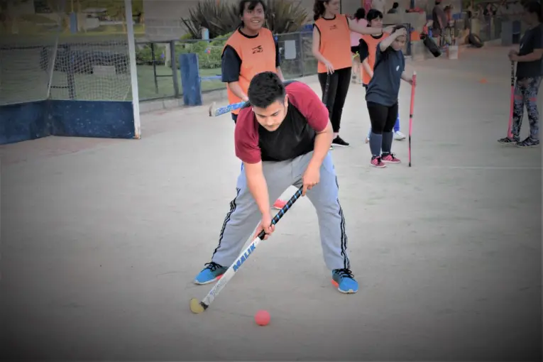 El Club Estudiantes impulsa el hockey inclusivo: "Lo puede practicar cualquier persona con discapacidad"