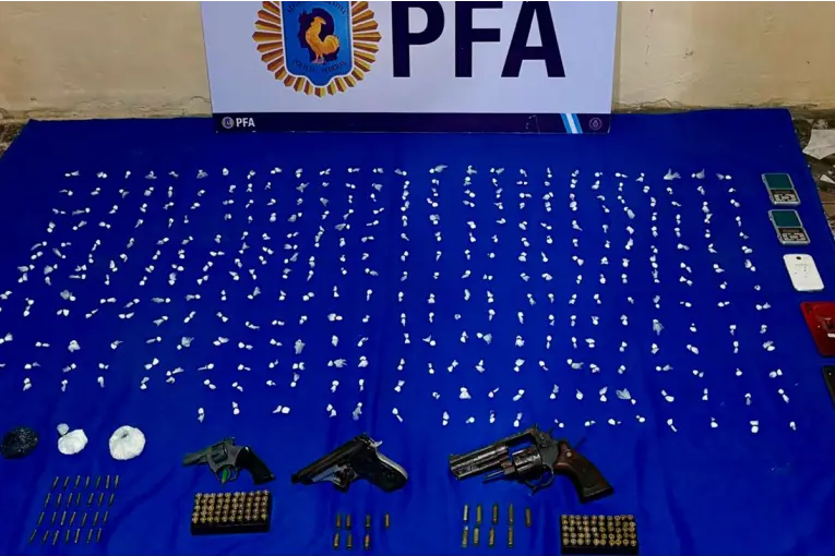 Realizaron 35 allanamientos y detuvieron a dos sospechosos por el crimen de un policía de la PFA
