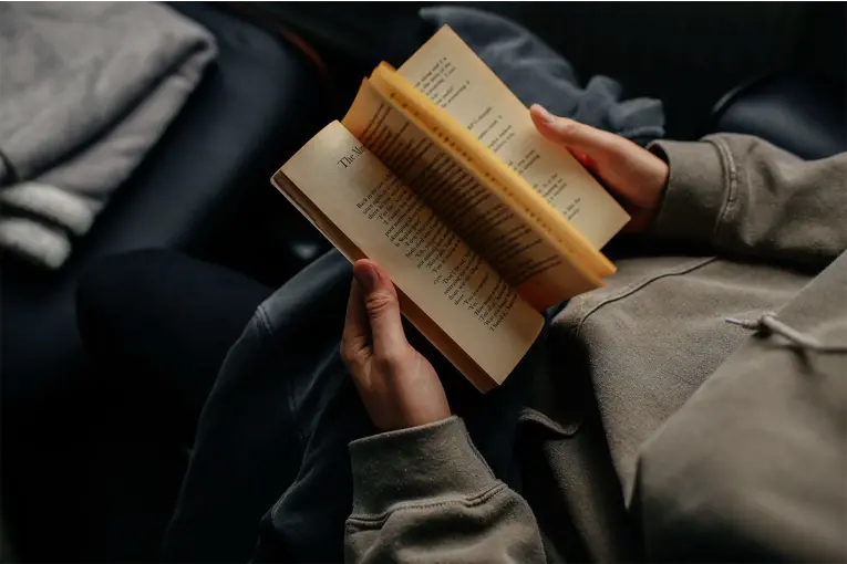Día del Libro: ganadora del Fray Mocho destacó que la lectura permite "pensar otros mundos posibles"