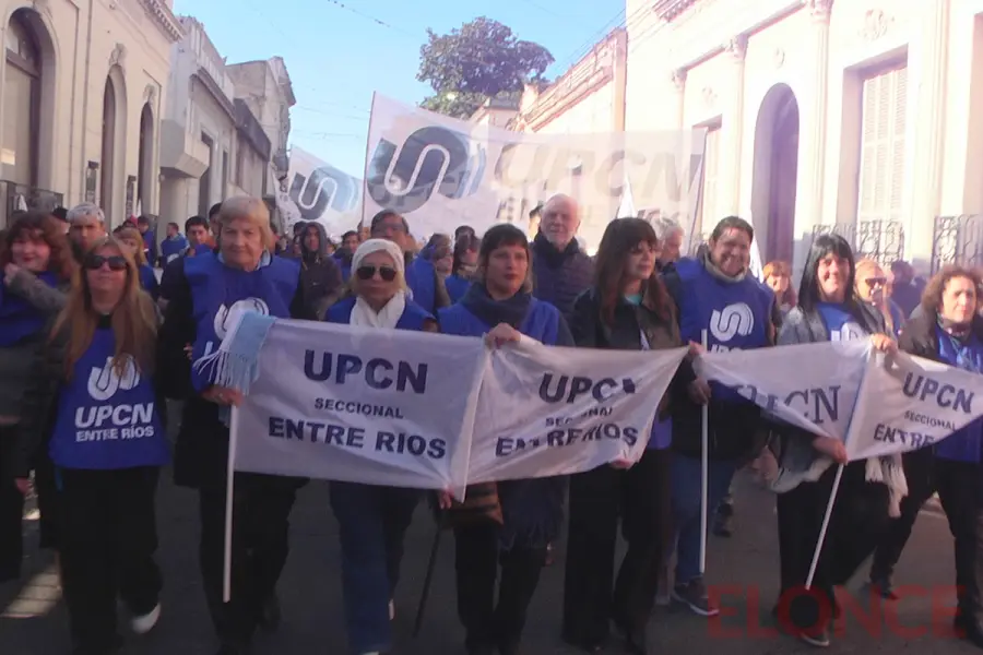 Movilizaci&oacute;n de UPCN en Paran&aacute; (foto Elonce)