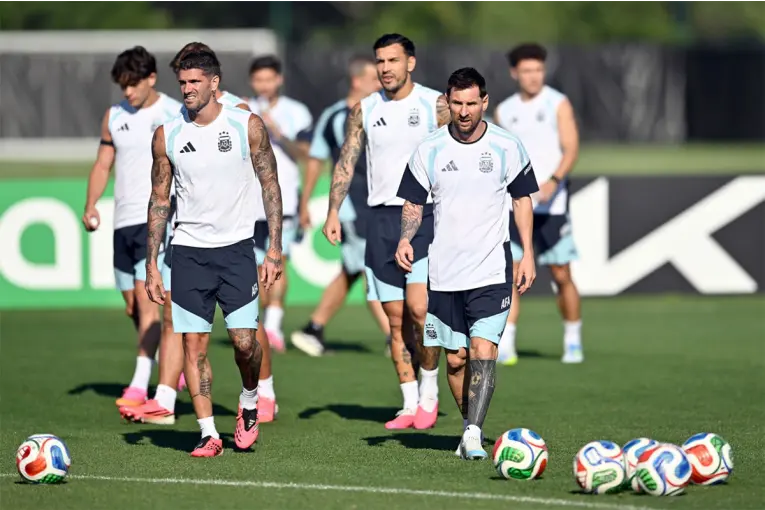 Selección Argentina: la probable formación que eligió Scaloni para el debut en el Mundial