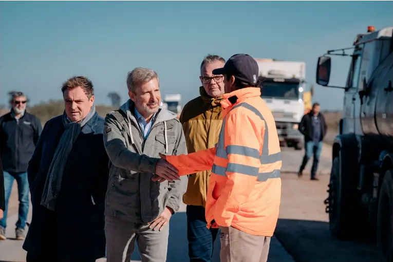 Frigerio recorrió obras de infraestructura y viviendas en Villa Paranacito e Ibicuy