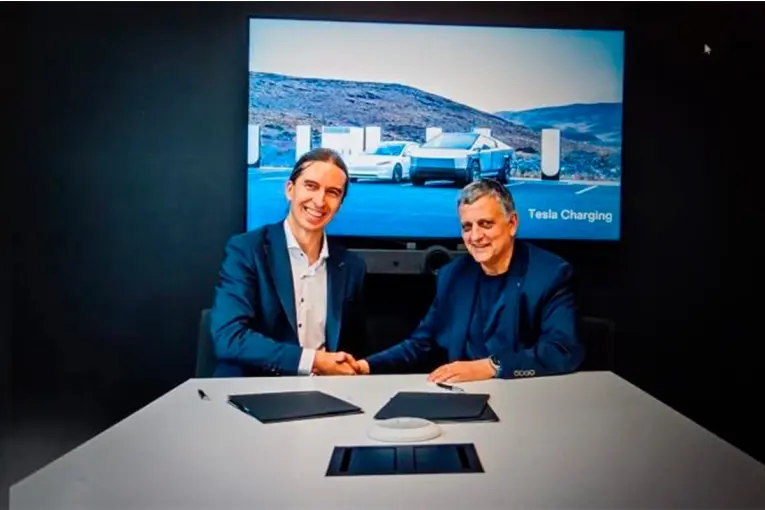 Tras un acuerdo con YPF, Tesla desembarca en Argentina: desplegarán cargadores eléctricos en el país