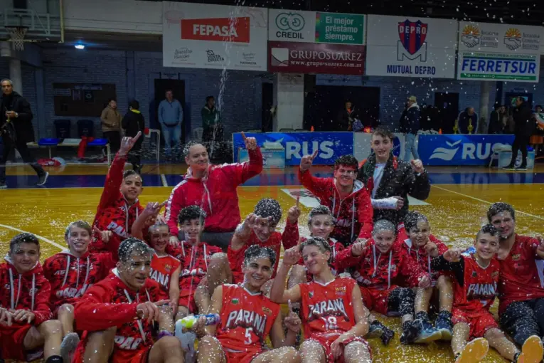 Básquet entrerriano: Paraná celebró un título inolvidable en la categoría U13