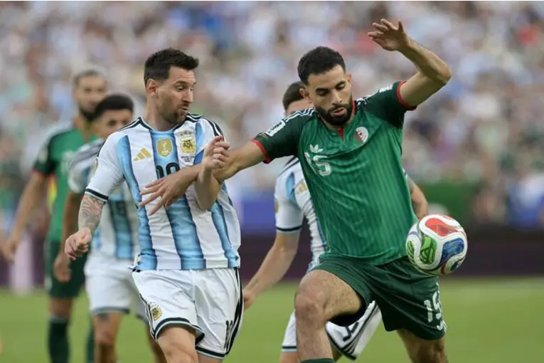 Con gol de Messi, Argentina le gana 1-0 a Argelia en el debut mundialista