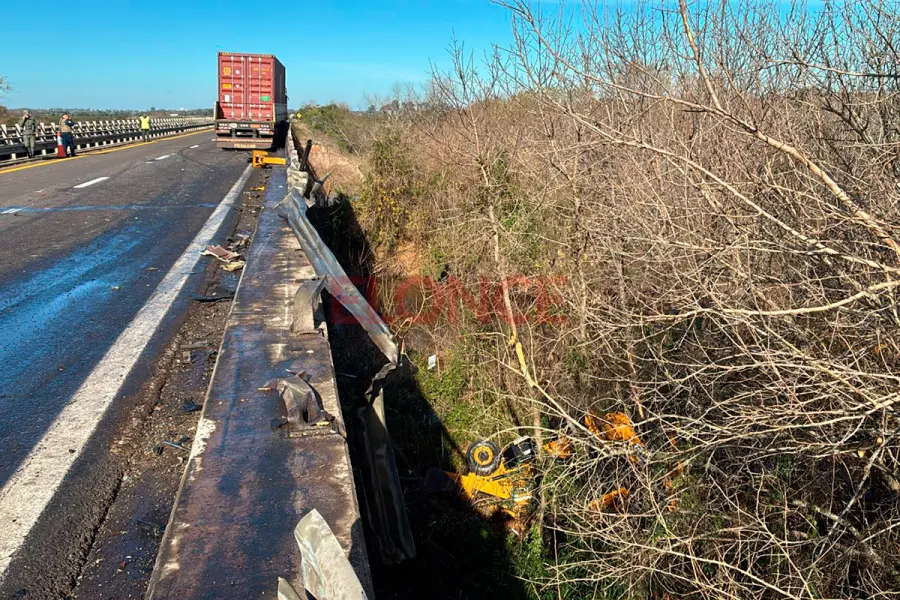 Violento accidente en la Autovía 14 (foto Elonce)