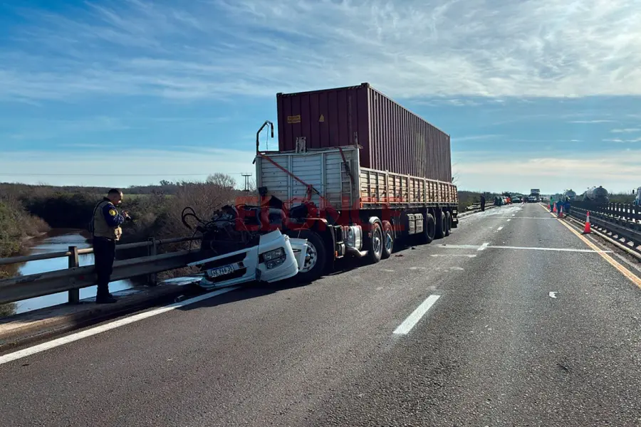 Violento accidente en la Autovía 14 (foto Elonce)