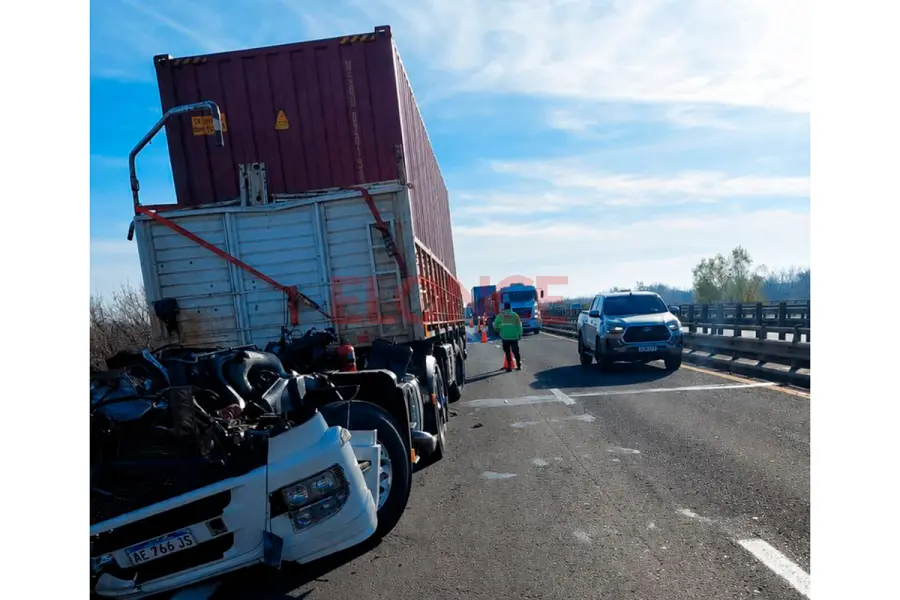 Violento accidente en la Autovía 14 (foto Elonce)