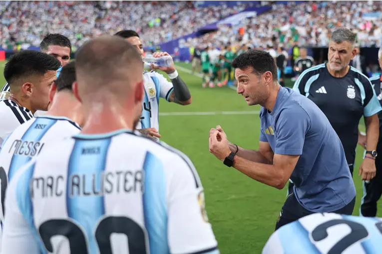 Scaloni destacó la goleada de Argentina: "Haber ganado nos da tranquilidad para lo que viene"