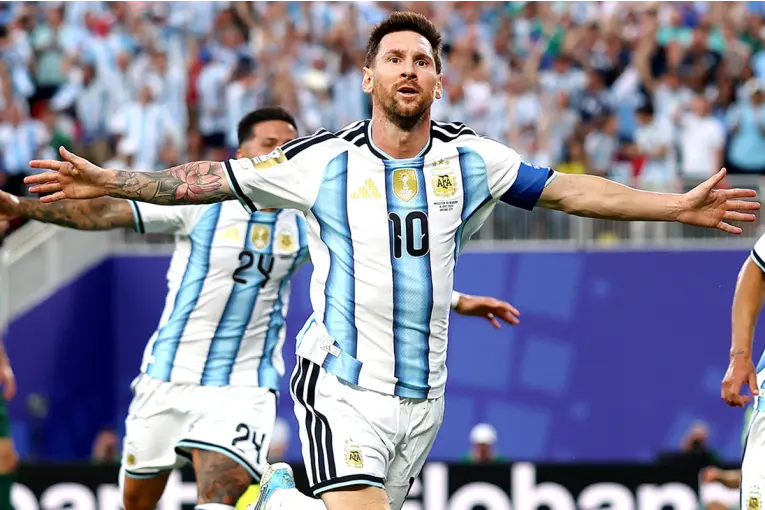 El DT de Argelia rendido ante Messi y el tremendo elogio del brasileño Ronaldo tras su triplete