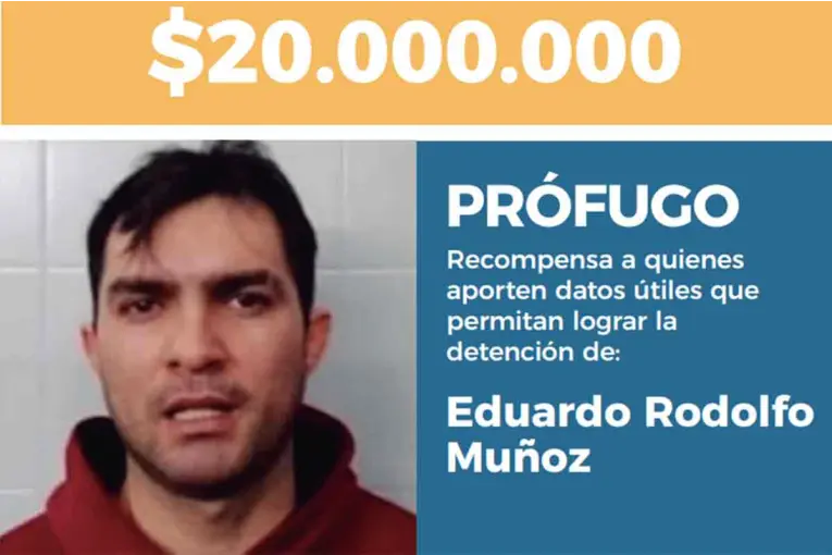 Ofrecen millonaria recompensa por sospechoso del crimen de un policía federal