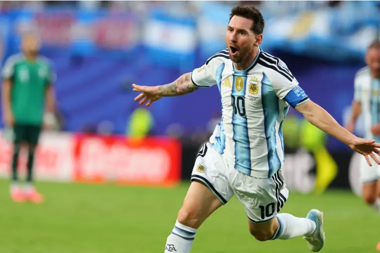 Una figura mundial elogió a Lionel Messi tras su triplete: Está loco