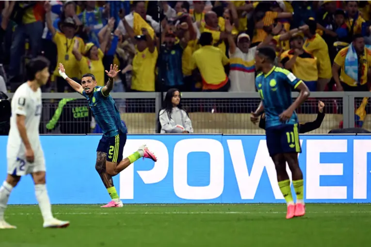 Colombia cerró la primera fecha del Mundial con una sólida victoria ante Uzbekistán