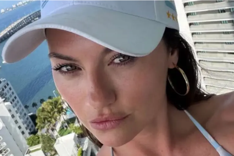Sofía Jujuy sorprendió con una producción mundialista en Miami y un detalle se volvió viral