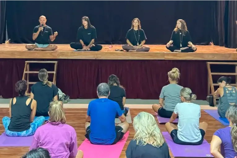 Invitan a una jornada holística gratuita para celebrar el Día Internacional del Yoga