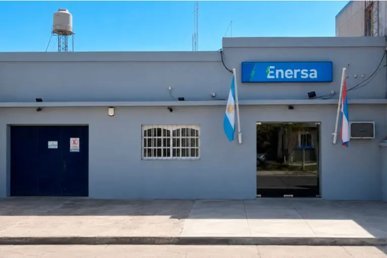 Enersa habilitó la atención comercial diaria en su oficina de Ibicuy y recorrió obras junto al gobernador