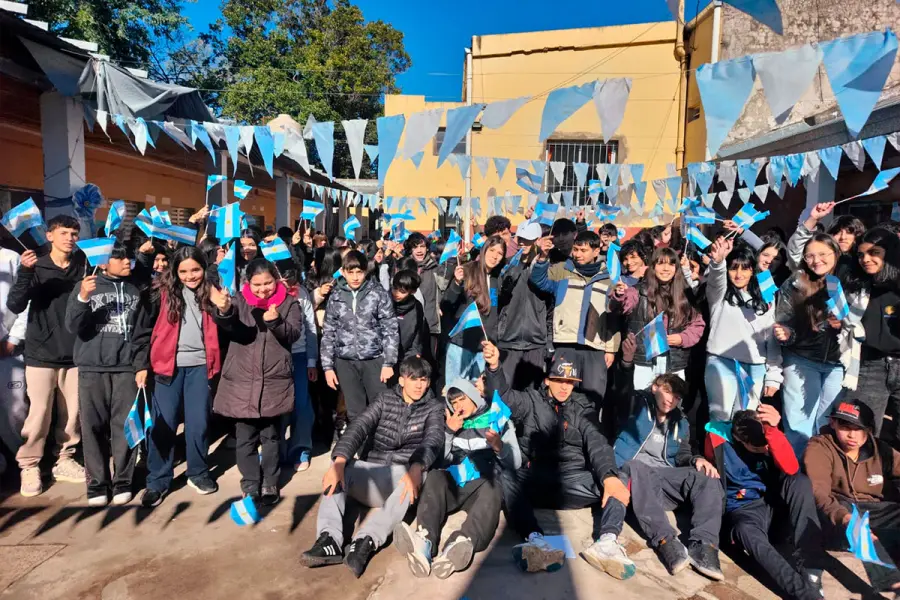 Escuela "Gobernador Ricardo L&oacute;pez Jord&aacute;n".