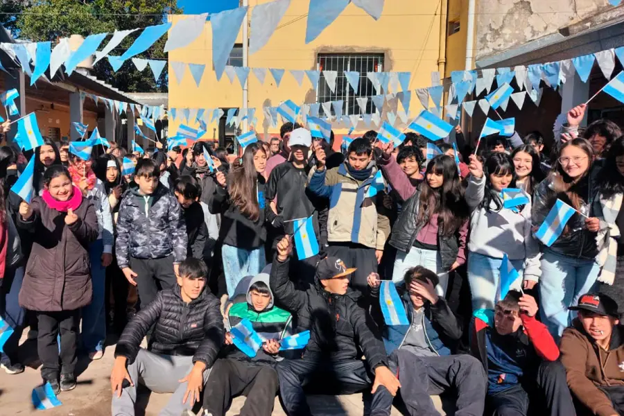 Escuela "Gobernador Ricardo L&oacute;pez Jord&aacute;n".