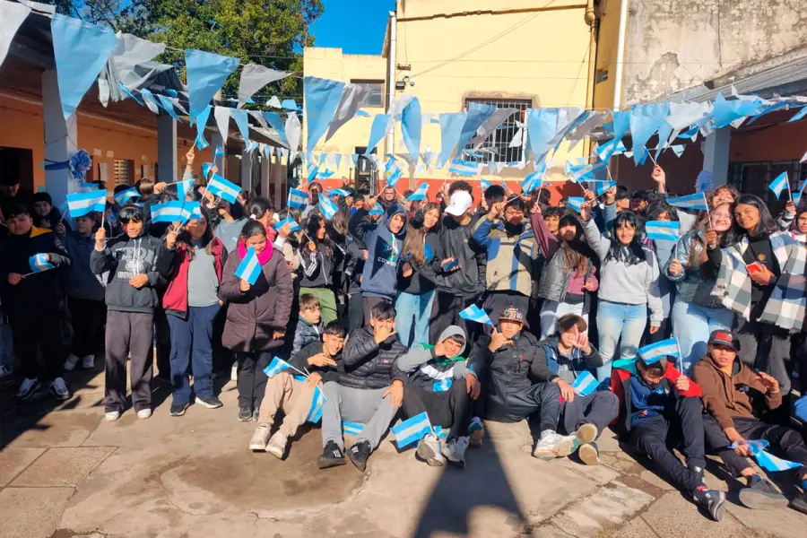 Escuela "Gobernador Ricardo L&oacute;pez Jord&aacute;n".