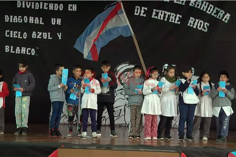 La Escuela Pérez Colman celebró el Día de la Bandera de Entre Ríos con alumnos y familias