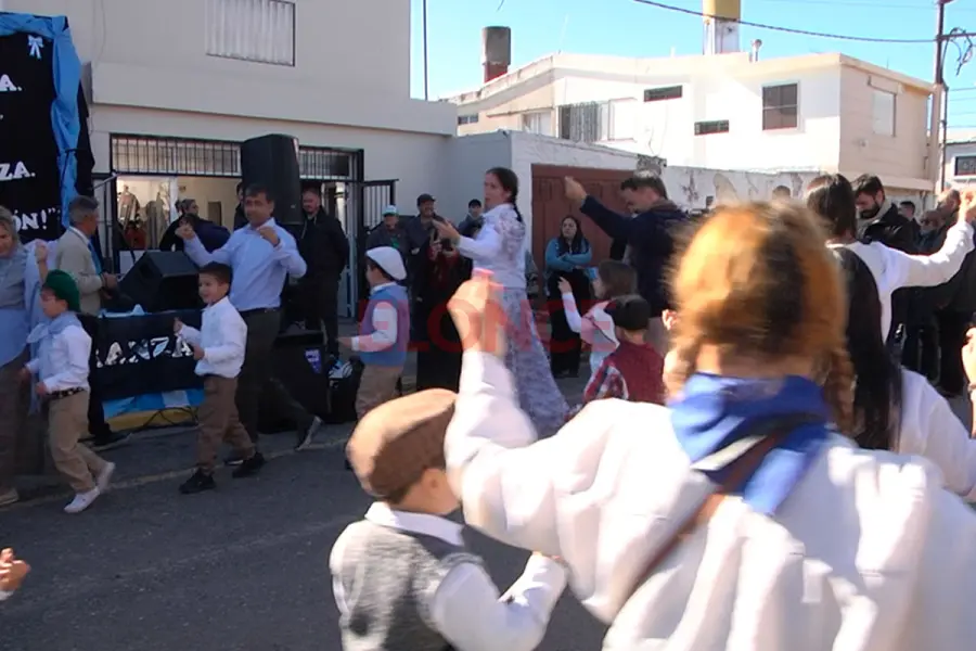Pe&ntilde;a de la Esperanza en el barrio Mariano Moreno.