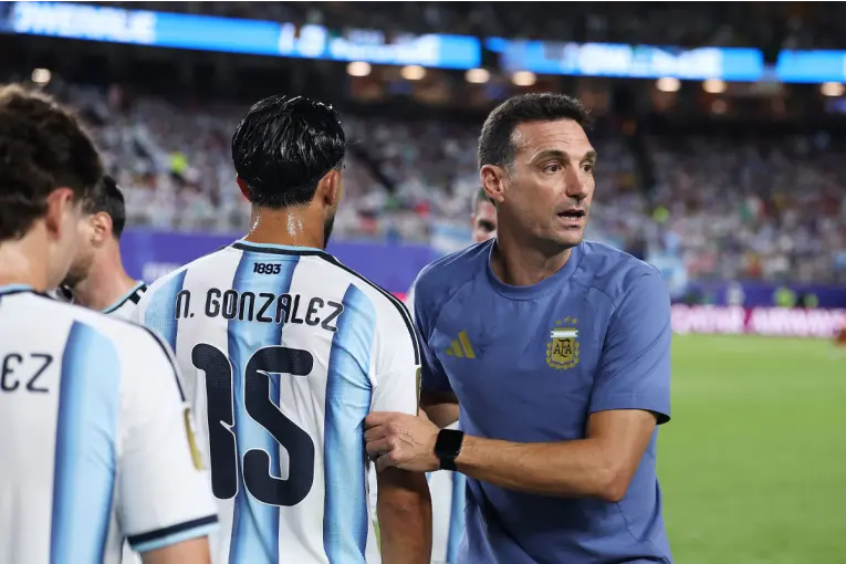 Selección Argentina: las dos dudas de Scaloni para definir el equipo ante Suiza