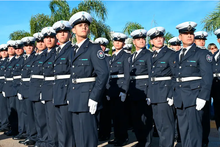 Cadetes y aspirantes de la Policía y el Servicio Penitenciario juraron a la Bandera en Villaguay