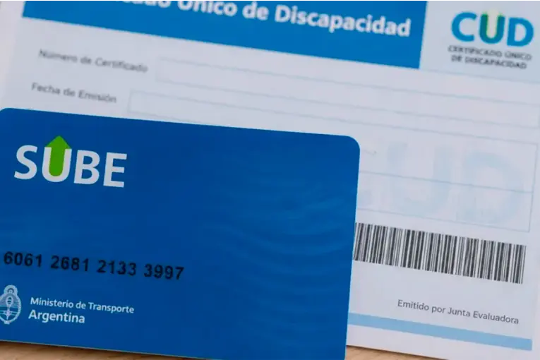 Viajar gratis con CUD: cómo denunciar si niegan el beneficio