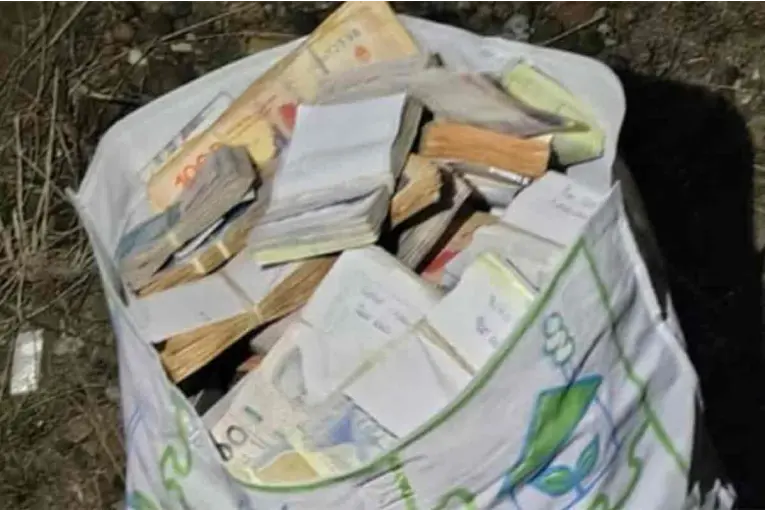 Balearon, secuestraron y robaron $43 millones a un camionero