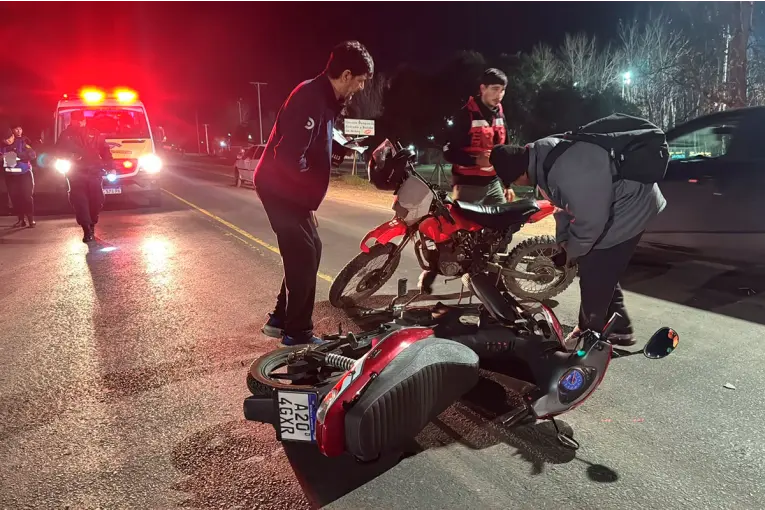 Choque entre dos motos dejó una persona herida y hospitalizada en Parana