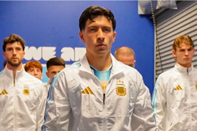 Sus raíces, Messi y Cabo Verde: las tres claves que dejó Lisandro Martínez antes de los dieciseisavos