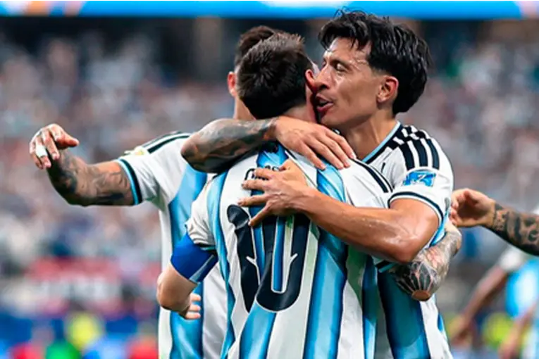 Lisandro Martínez lanzó una frase sobre Messi que resume todo | Elonce.com