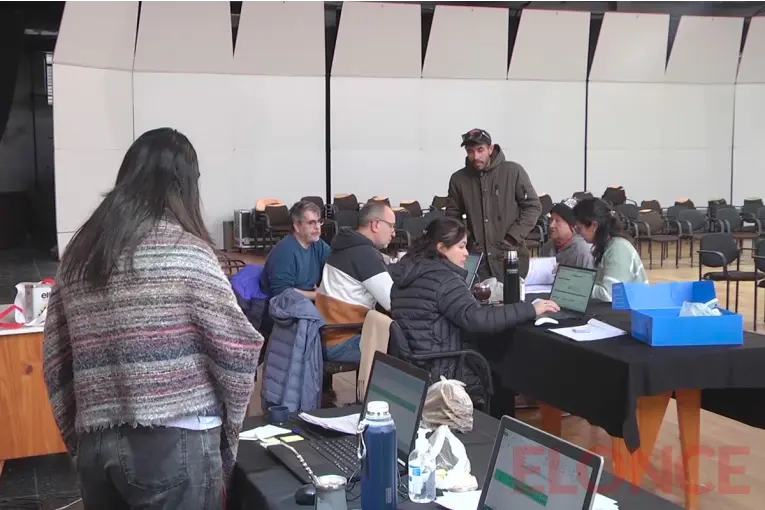 Extienden la entrega de nuevas tarjetas para beneficiarios del programa de Riesgo Social