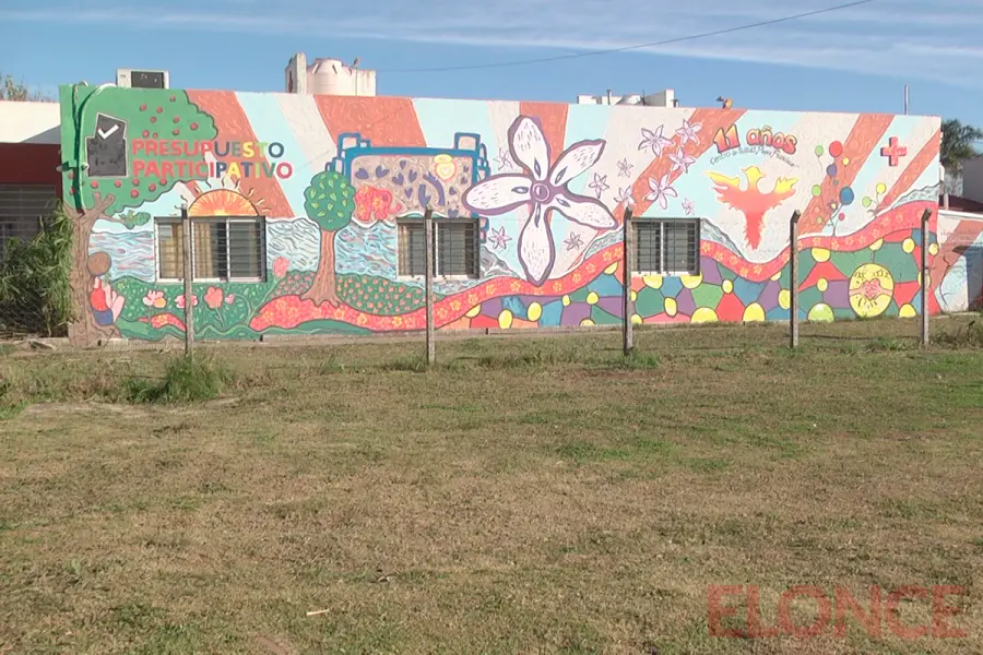 Mural comunitario en Centro de Salud Papa Francisco (foto Elonce)