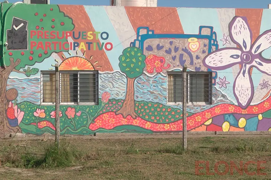 Mural comunitario en Centro de Salud Papa Francisco (foto Elonce)