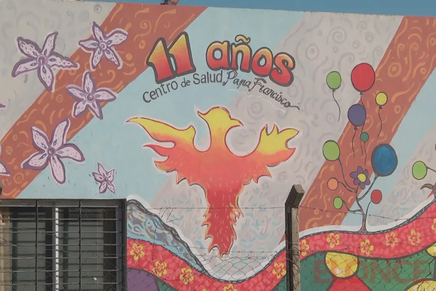 Mural comunitario en Centro de Salud Papa Francisco (foto Elonce)