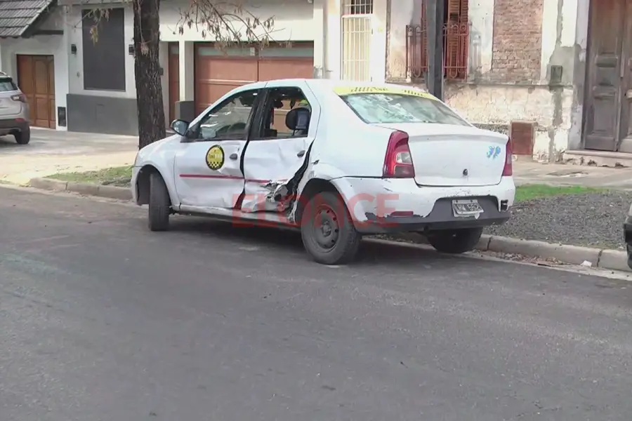 Accidente en esquina de Paran&aacute; (foto Elonce)