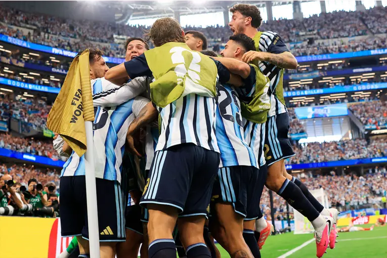 La posible formación de la Selección para enfrentar a Jordania con el entrerriano Senesi