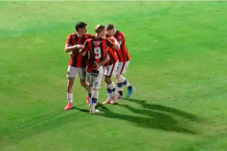 Se juega la primera final de la Copa Túnel Subfluvial: Patronato y Atlético Paraná empatan 1 a 1