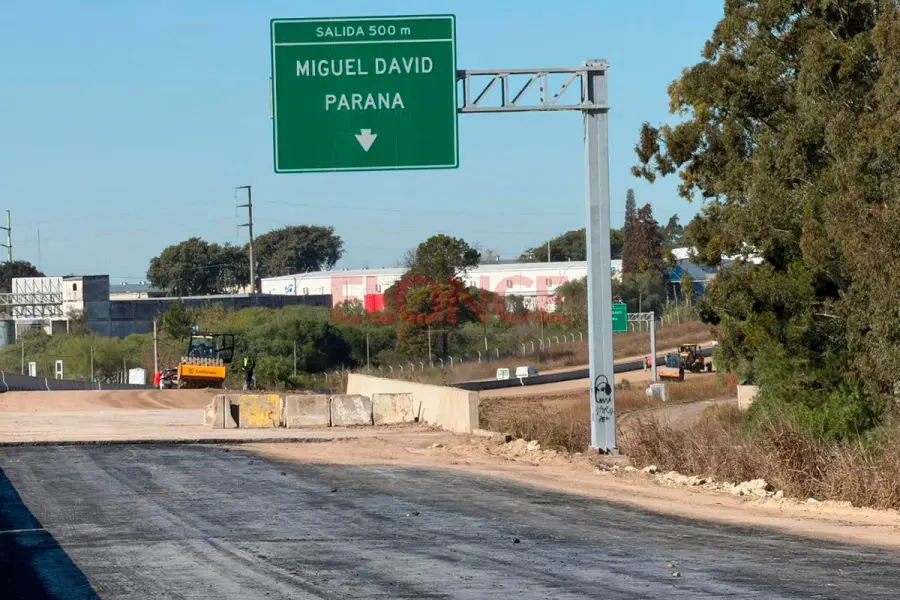 Avenida urbana en el acceso sureste de Paran&aacute; (foto Elonce)