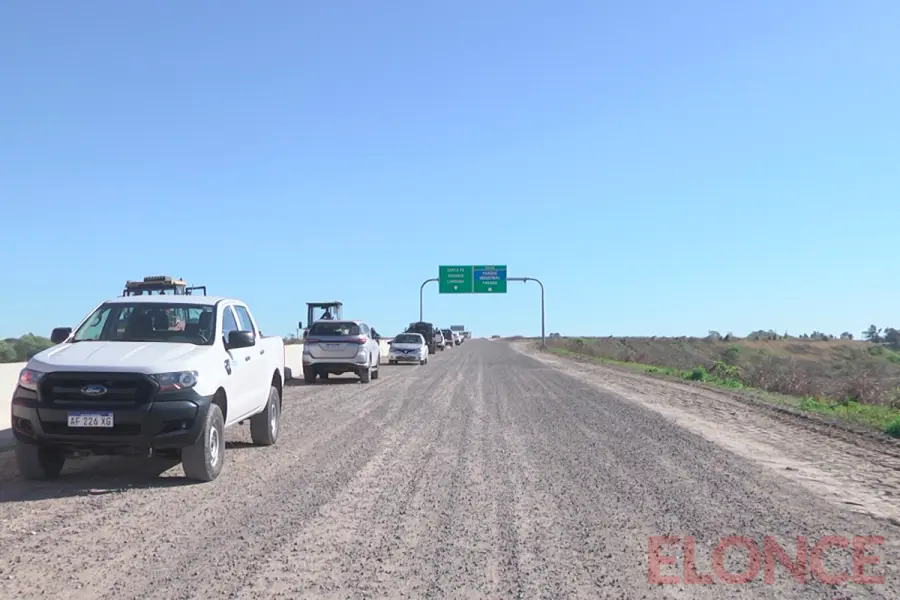 Avenida urbana en el acceso sureste de Paran&aacute; (foto Elonce)