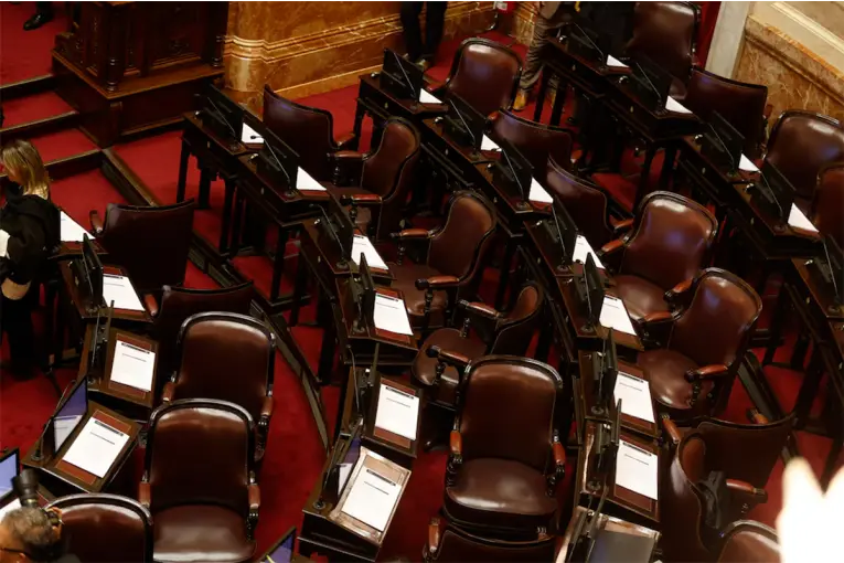 El oficialismo hizo caer la sesión del Senado para evitar debatir la interpelación a Adorni