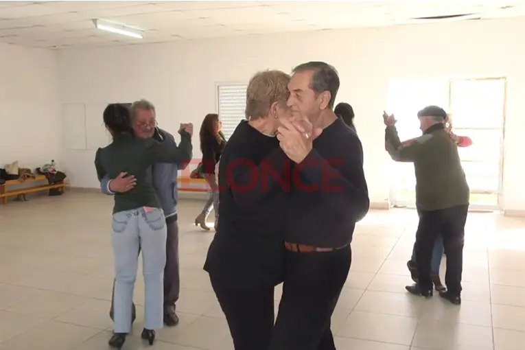 Baile, música y merienda: El Coro de la Ciudad festeja sus 30 años en los barrios
