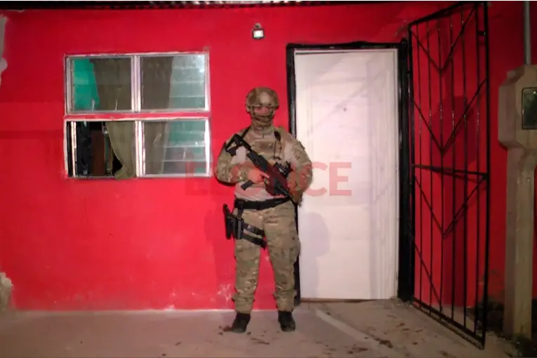 Allanamiento por narcomenudeo: secuestraron cocaína, 100.000 pesos y celulares en barrio El Pozo