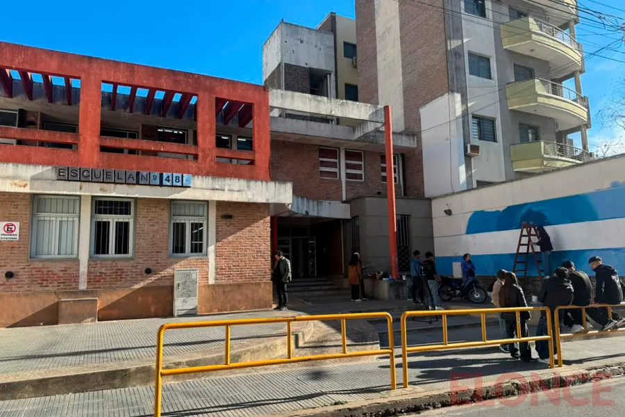 Escuela "Congreso de Oriente" de Paran&aacute; (foto Elonce)